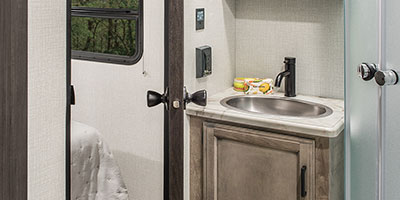 2022 Venture RV SportTrek ST333VIK Travel Trailer Bathroom