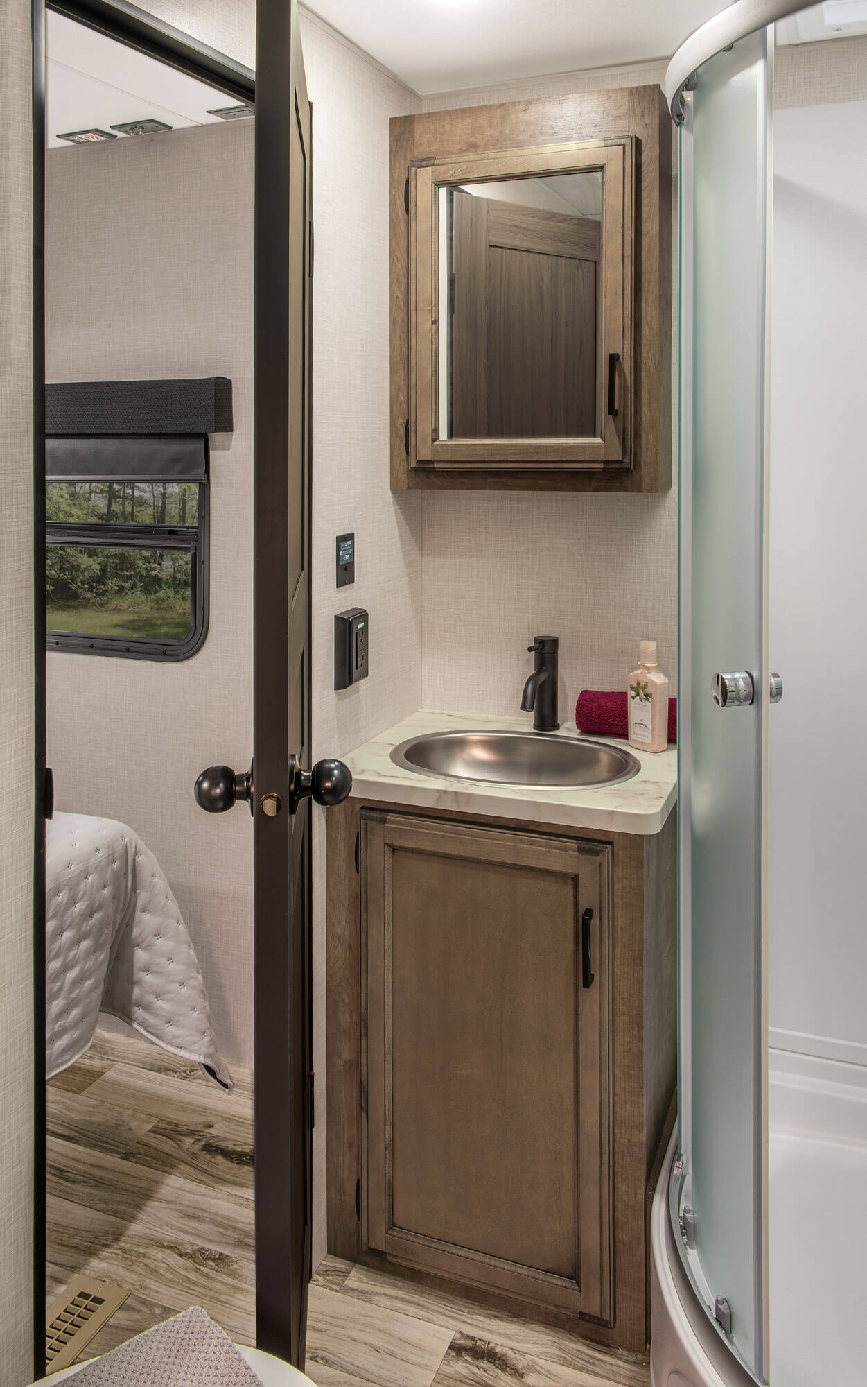 SportTrek ST333VIK Travel Trailer Venture RV