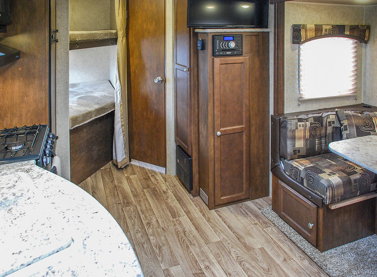 2016 SportTrek ST251VBH Travel Trailer Venture RV