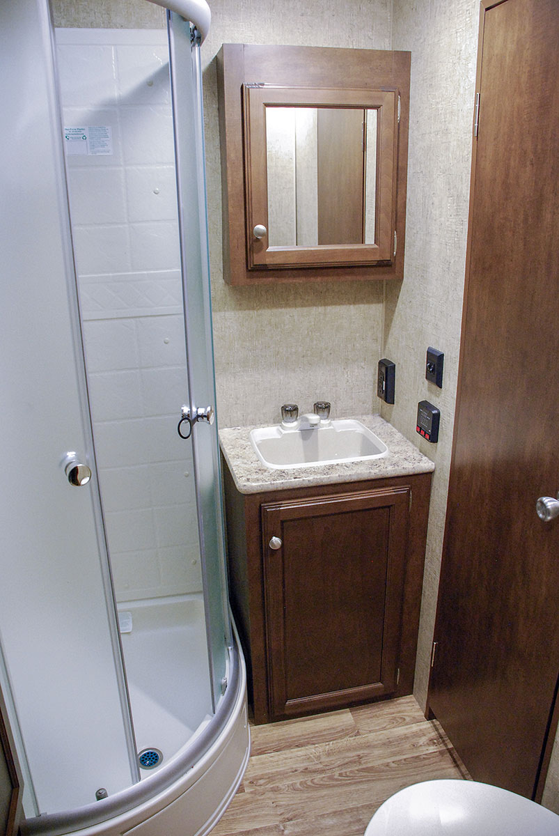 2016 SportTrek ST327VIK Travel Trailer Venture RV