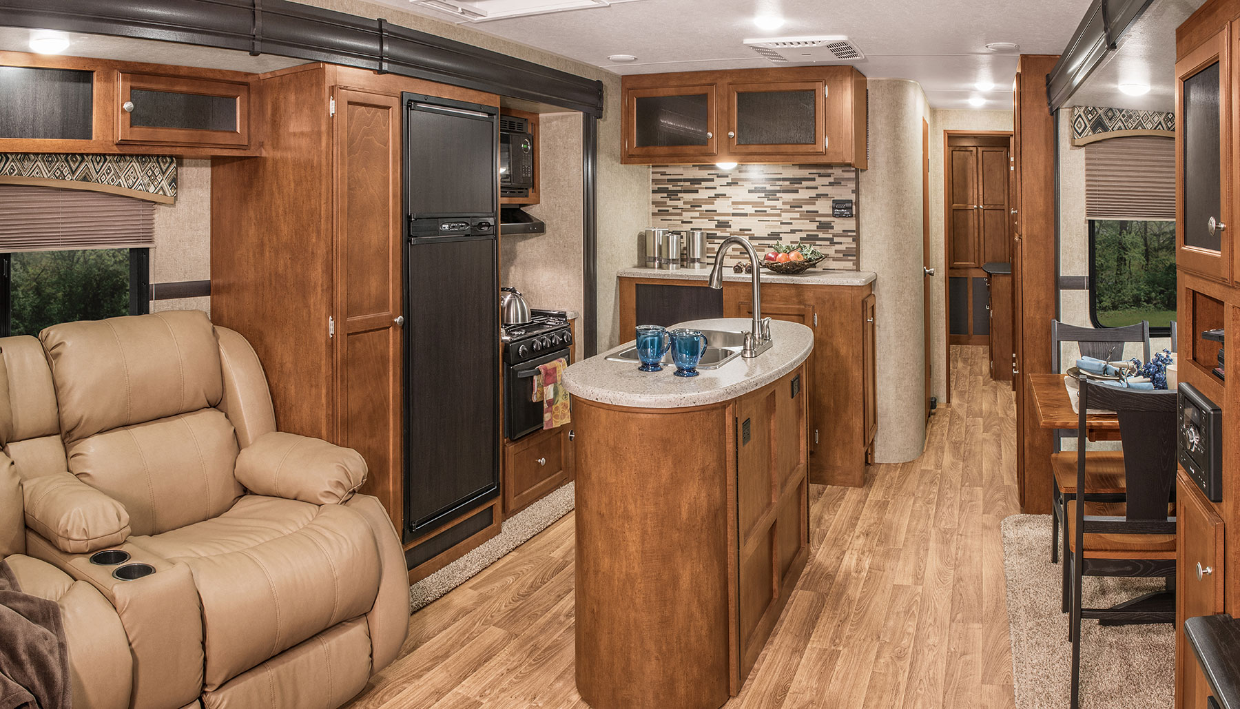 浦項スティーラース　レプリカT 2016 SportTrek Touring Edition STT343VIK Travel Trailer | Venture RV