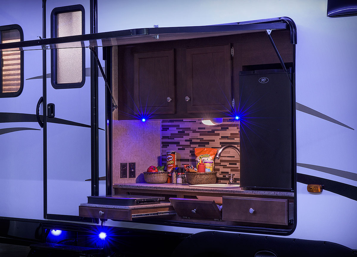 2017 SportTrek ST323VFL Travel Trailer | Venture RV