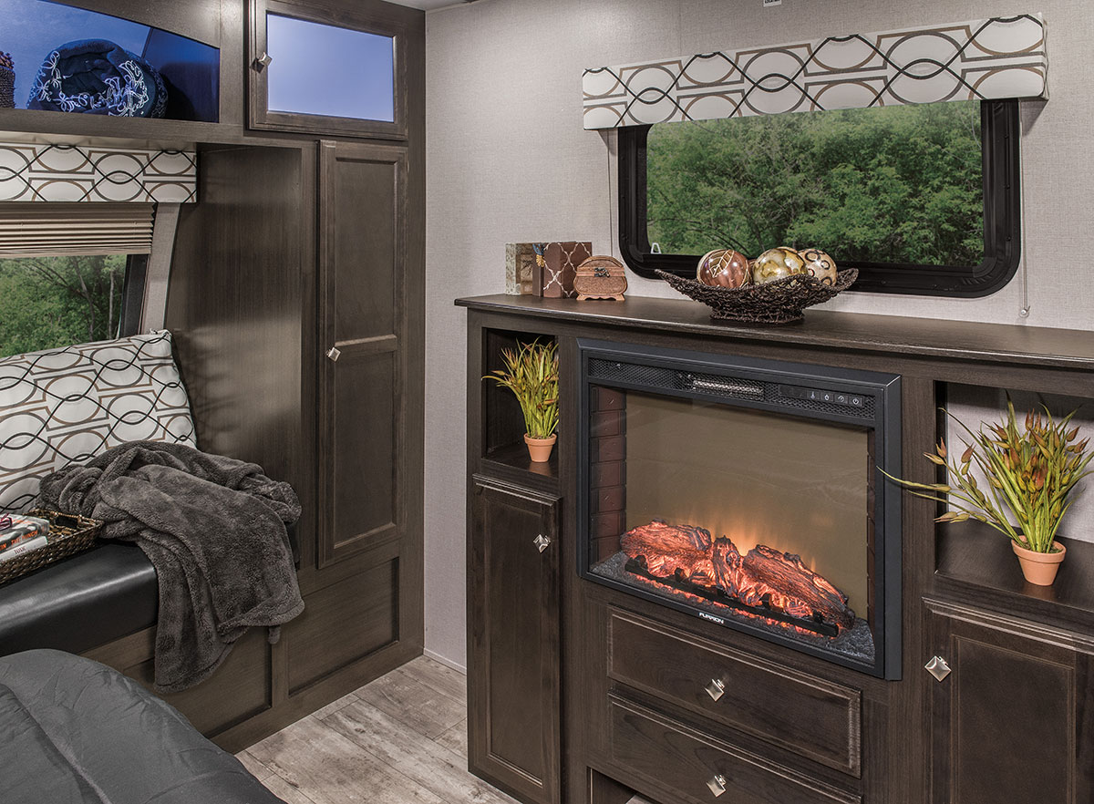 2018 SportTrek Touring Edition STT343VIK Travel Trailer 