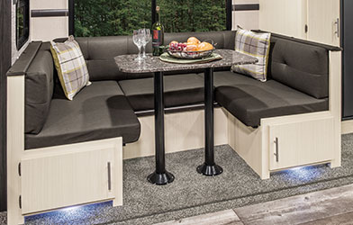 Stratus SR261VRL Travel Trailer Dinette