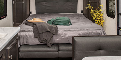 2019 Venture RV Sonic SN190VRB Travel Trailer Muphy Bed Sofa