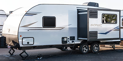 2020 Venture RV Sonic SN231VRL Travel Trailer Exterior Front 3-4 Off Door Side