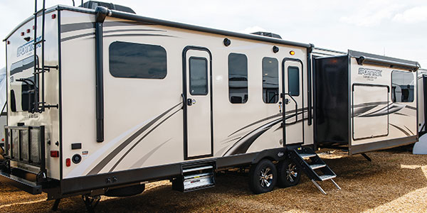 2019 Venture RV SportTrek Touring Edition STT333VFK Travel Trailer Show Exterior Rear 3-4 Door Side