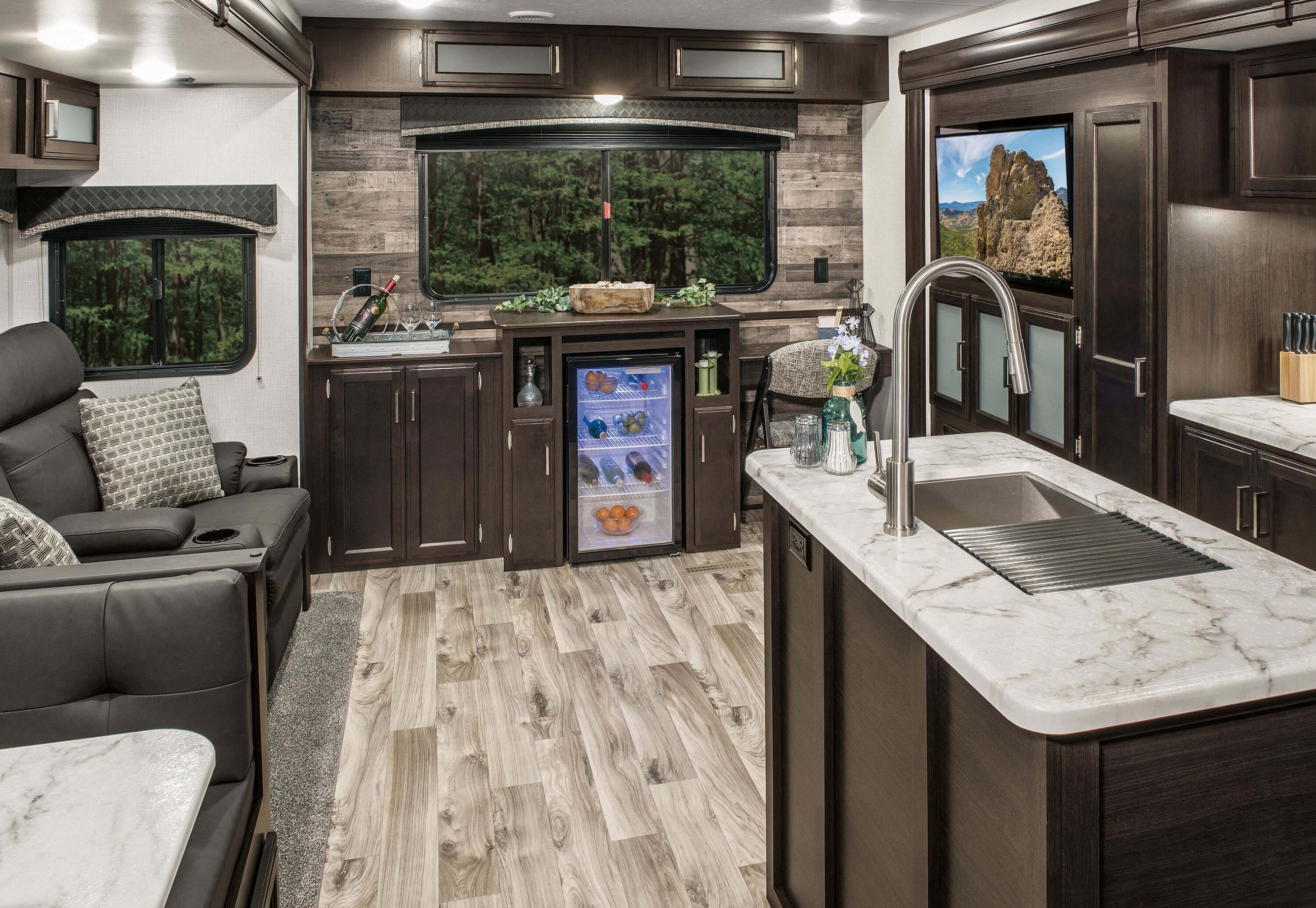 2020 SportTrek Lightweight Travel Trailers Venture RV