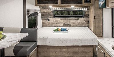 2021 Venture RV Sonic Lite SL169VUD Travel Trailer Bed
