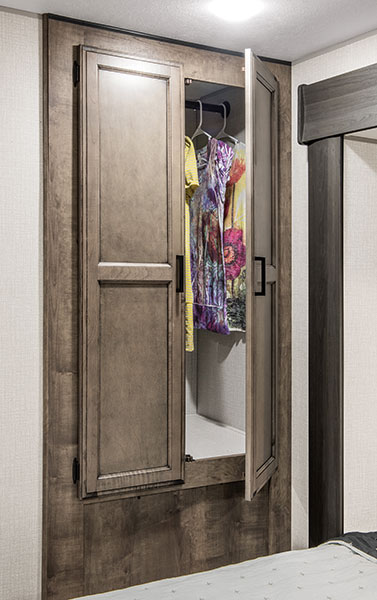 2023 Venture RV SportTrek Touring Edition STT343VIK Travel Trailer Bedroom Closet