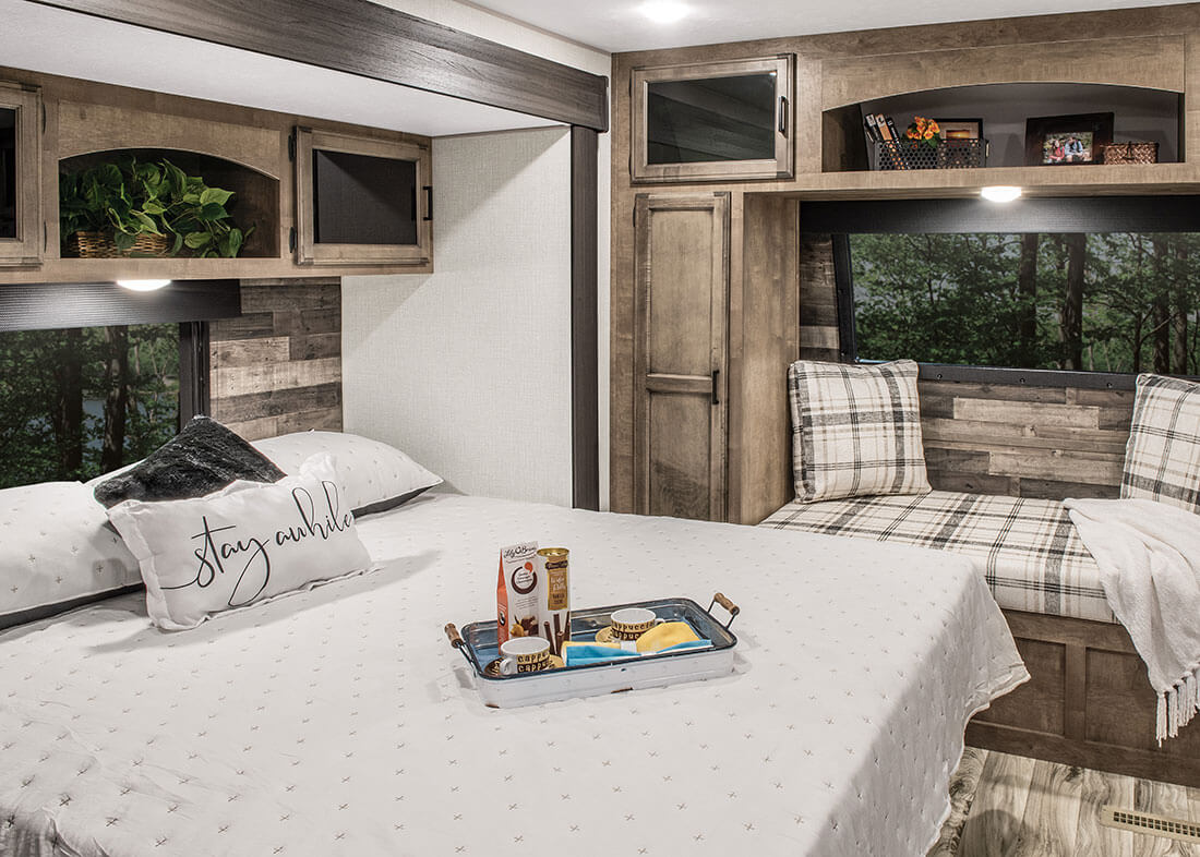 2023 Venture RV SportTrek Touring Edition STT302VRB Travel Trailer Bed