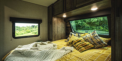 2023 Venture RV SportTrek ST333VIK Travel Trailer Interior