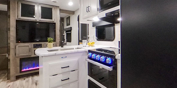 2022 Venture RV SportTrek ST270VBH Travel Trailer Kitchen