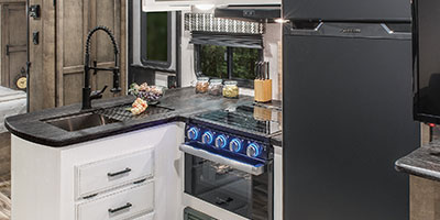 2022 Venture RV Stratus SR291VQB Travel Trailer Kitchen Cabinets