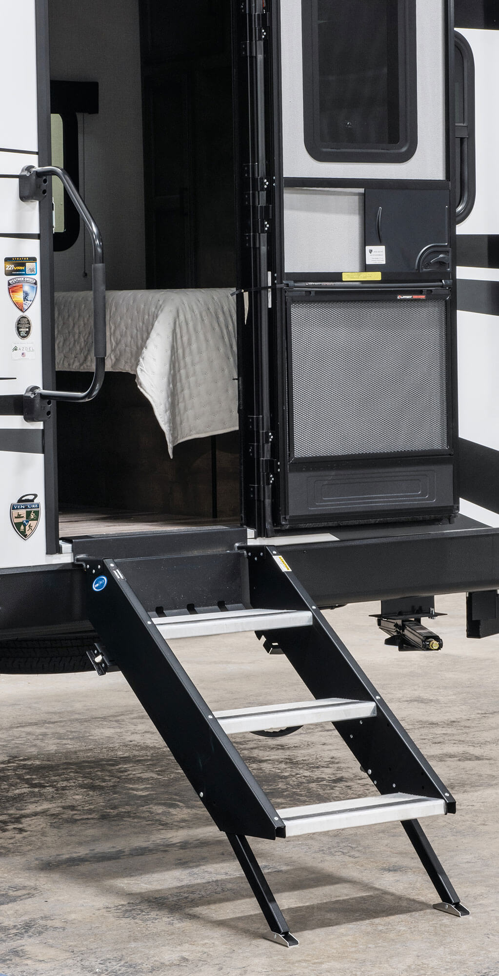 2023 Stratus Media Center | Venture RV