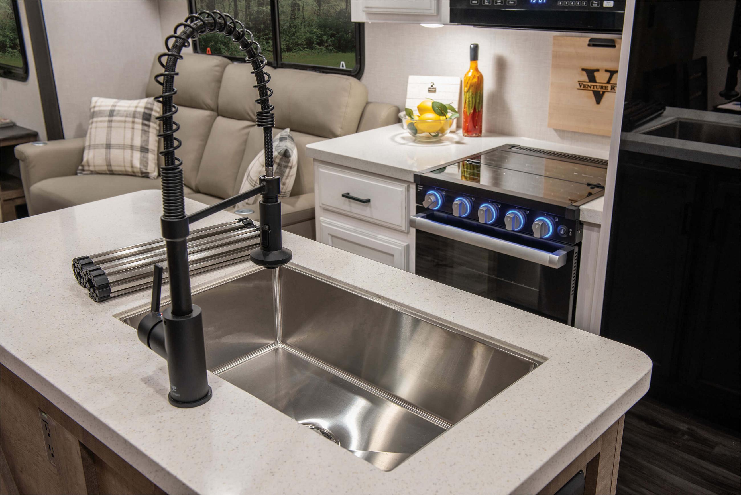【大特価!!】 2024 SportTrek Touring STTF353VIK Fifth Wheel | Venture RV タイムセール