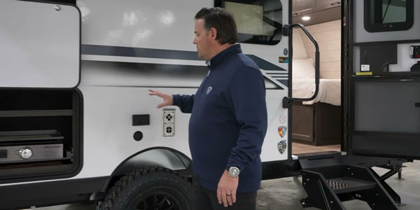 2026 Venture RV SportTrek Stinger Lite STS161VUD Travel Trailer Guided Tour Video