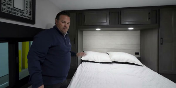 2026 Venture RV SportTrek Stinger STS192VRB Murphy Bed Travel Trailer Guided Tour Video