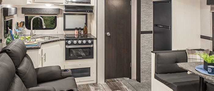 2019 Venture RV Stratus SR261VRK Travel Trailer Kitchen