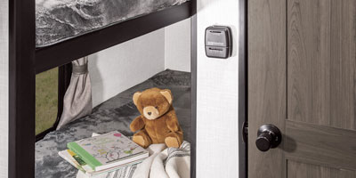 2026 Venture RV SportTrek Stinger STS222VUD Travel Trailer Bunk Beds