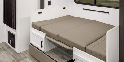 2026 Venture RV SportTrek Stinger STS222VUD Travel Trailer Dinette Down