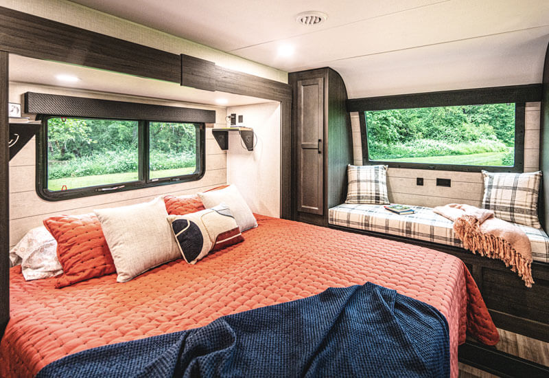 2026 Venture RV SportTrek Touring Edition STTF353VRK Fifth Wheel Bedroom Shiplap Decor