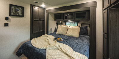 2025 Venture RV SportTrek Touring Edition STT343VIK Travel Trailer Interior 01546