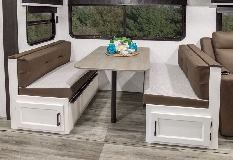 2026 Venture RV SportTrek Touring Edition STT272VRK Travel Trailer Dinette