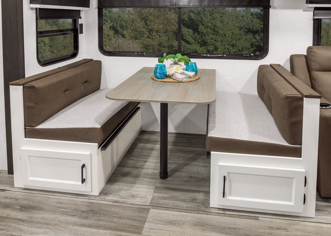 2026 Venture RV SportTrek Touring Edition STT272VRK Travel Trailer Dinette
