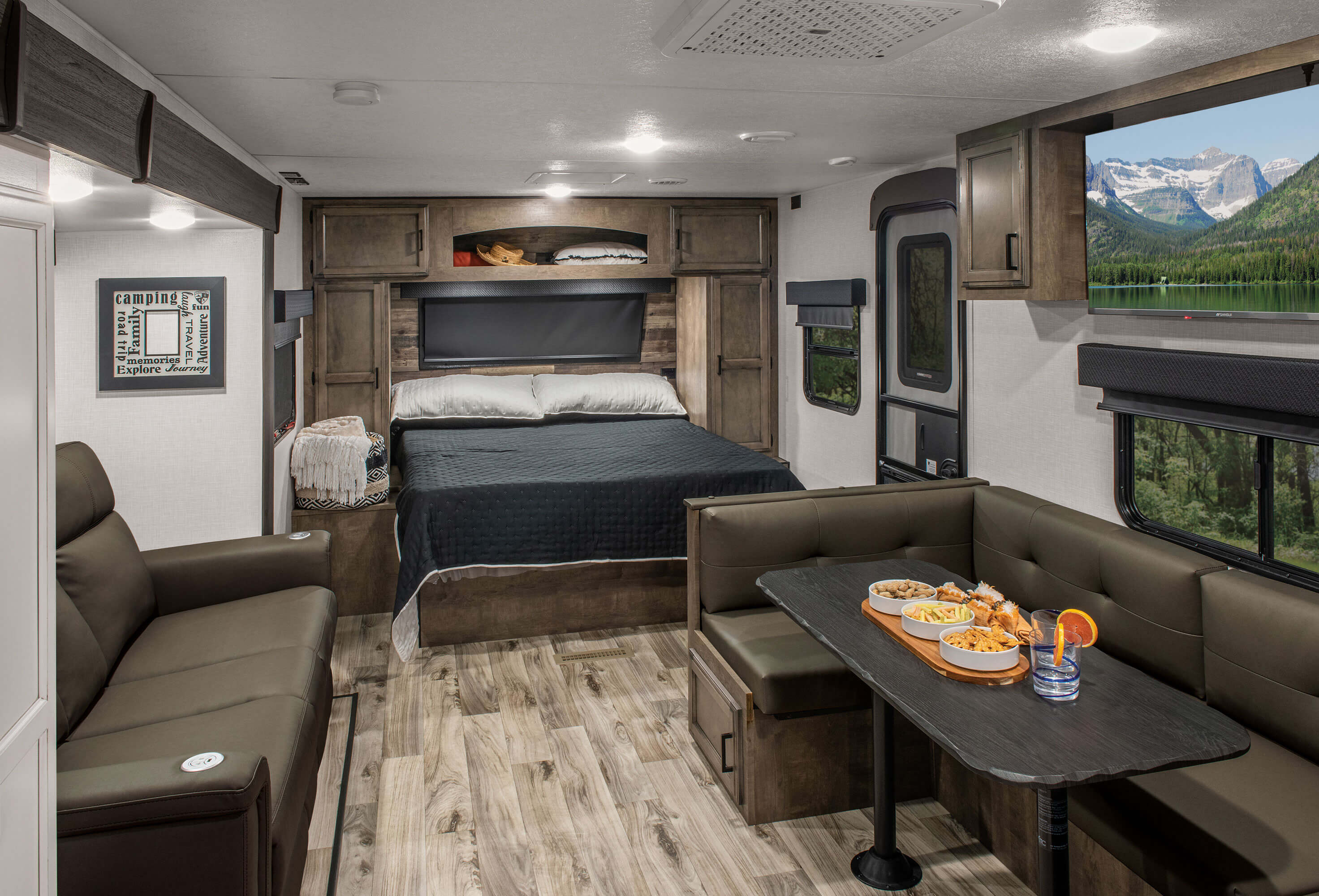 Stratus Media Center | Venture RV