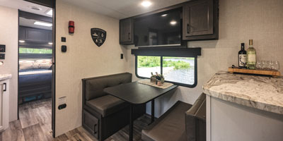 2025 Venture RV Stratus SR241VRK Travel Trailer Interior 01286