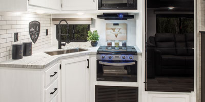 2025 Venture RV Stratus SR281VBH Travel Trailer Kitchen