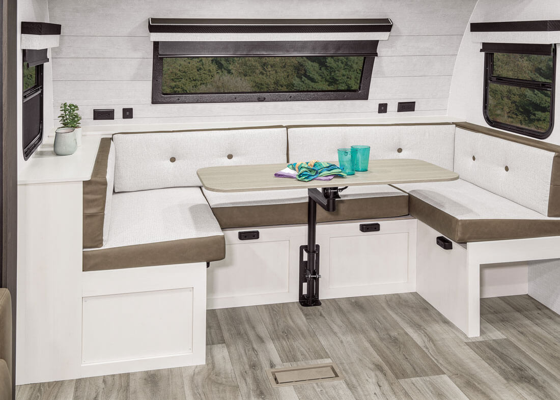 2026 Venture RV Stratus SR282VFD Travel Trailer Dinette