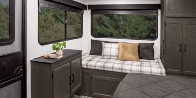 2026 Venture RV Stratus SR282VFD Travel Trailer Bedroom Window Seat