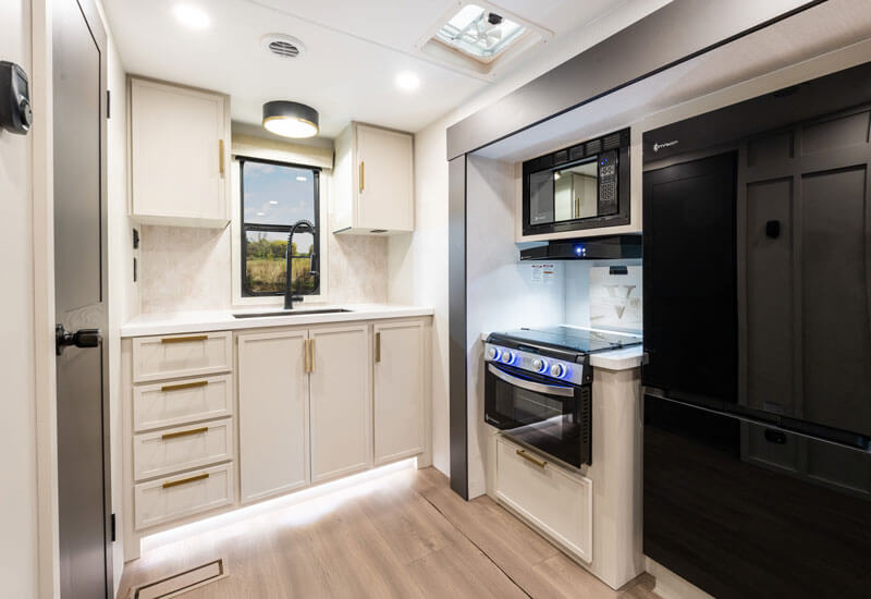 2027 Venture RV Stratus SR231VRK Travel Trailer Kitchen