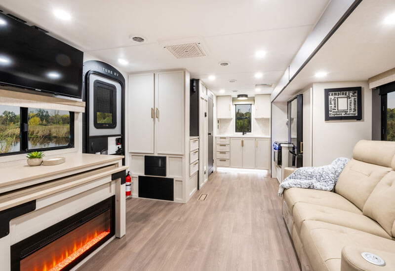 2027 Venture RV Stratus SR231VRK Travel Trailer Modern Farm House Interior Design