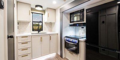 2027 Venture RV Stratus SR231VRK Travel Trailer Kitchen